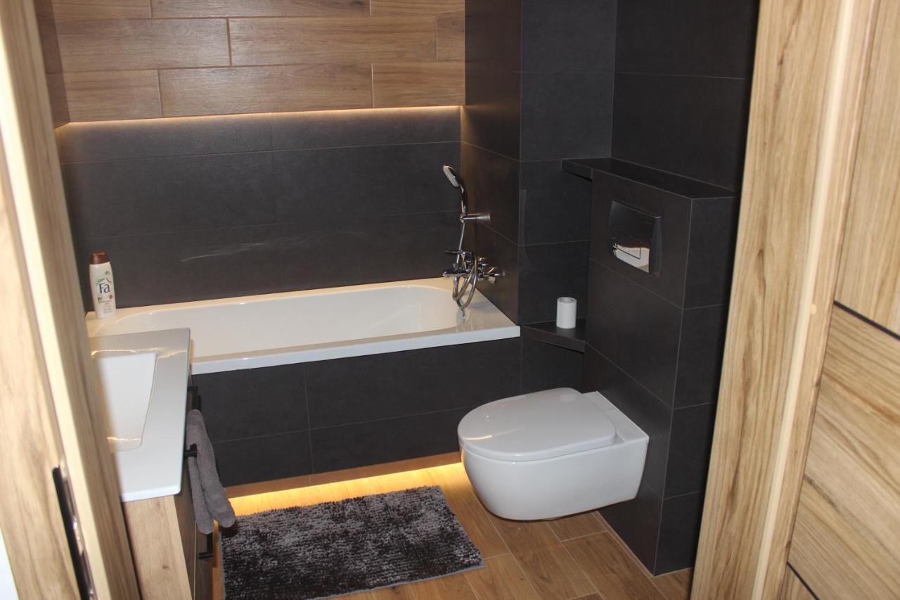 Apartament Chopina Łomianki エクステリア 写真