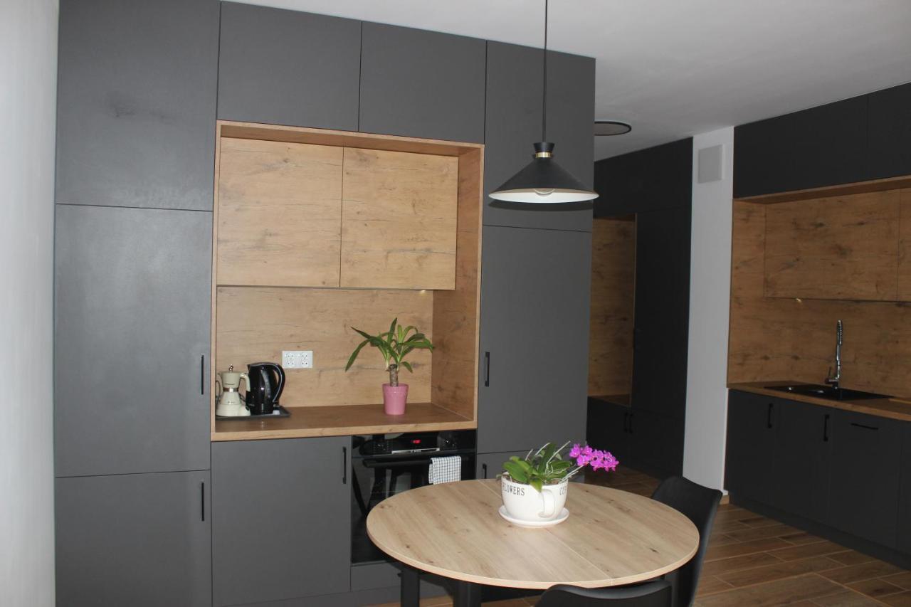 Apartament Chopina Łomianki エクステリア 写真