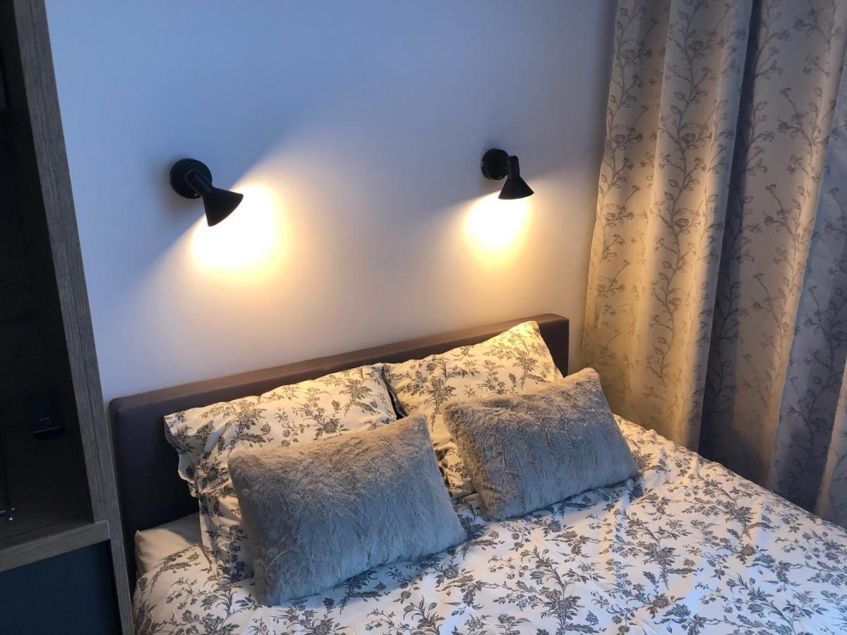 Apartament Chopina Łomianki エクステリア 写真