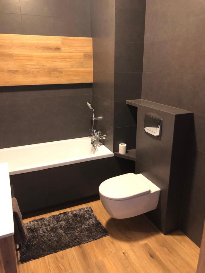 Apartament Chopina Łomianki エクステリア 写真