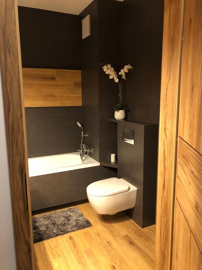 Apartament Chopina Łomianki エクステリア 写真