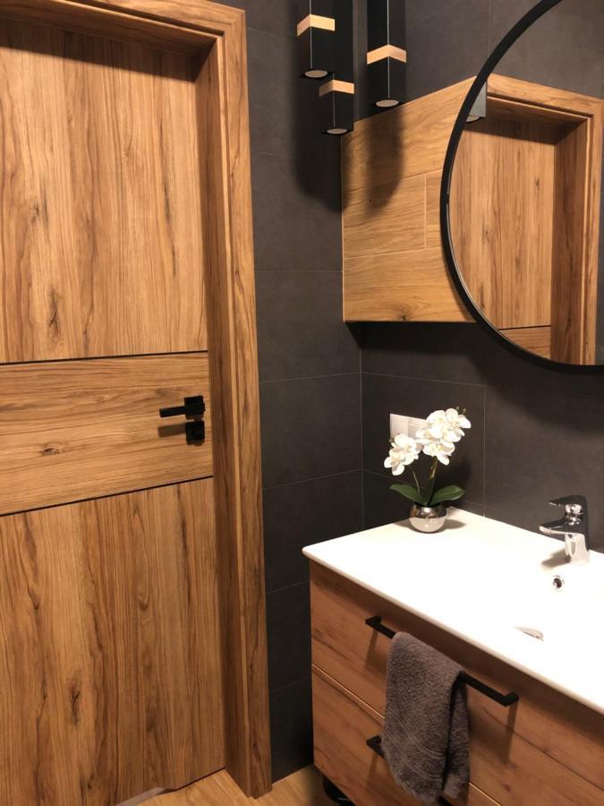 Apartament Chopina Łomianki エクステリア 写真