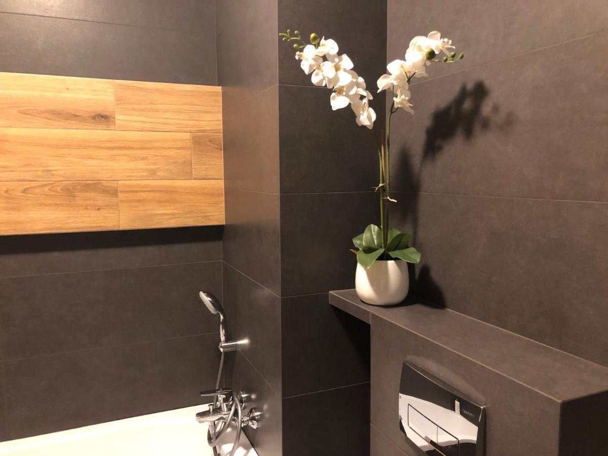 Apartament Chopina Łomianki エクステリア 写真